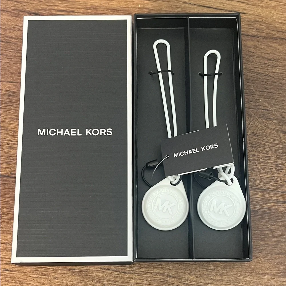 Michael Kors White Silicone MK Logo AirTag Holder